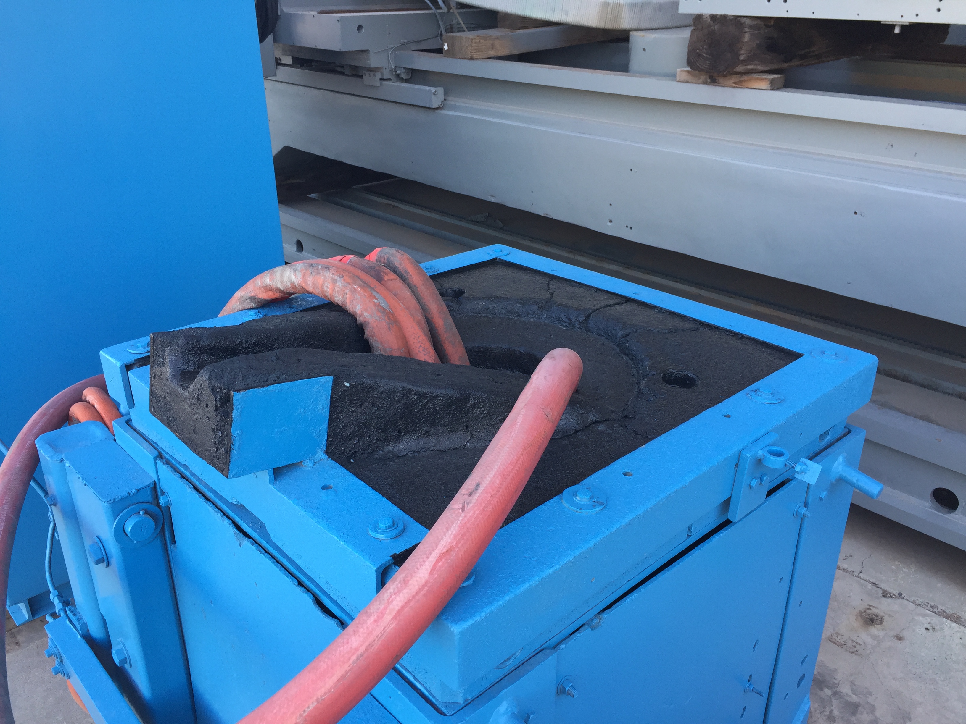 Used 300 KW Pillar Induction Melting System