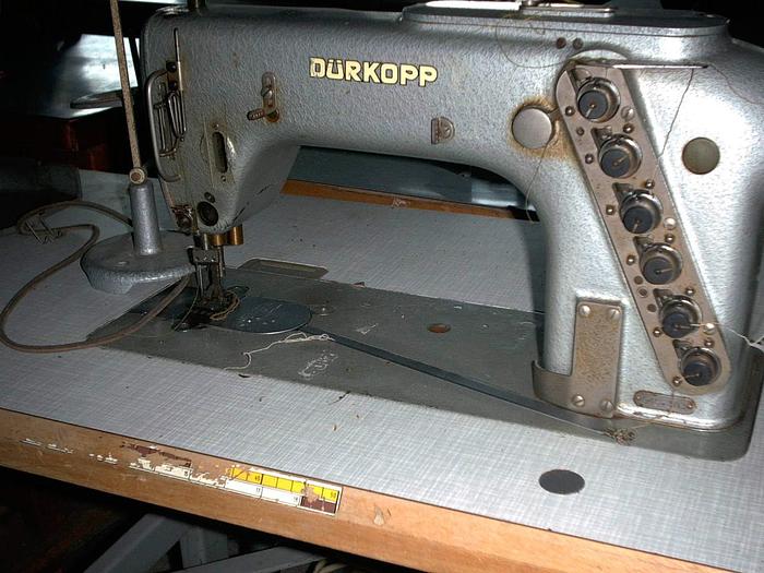 Gebraucht DÜRKOPP Kl. 945-303 2 Nd.-Doppelkettenstich