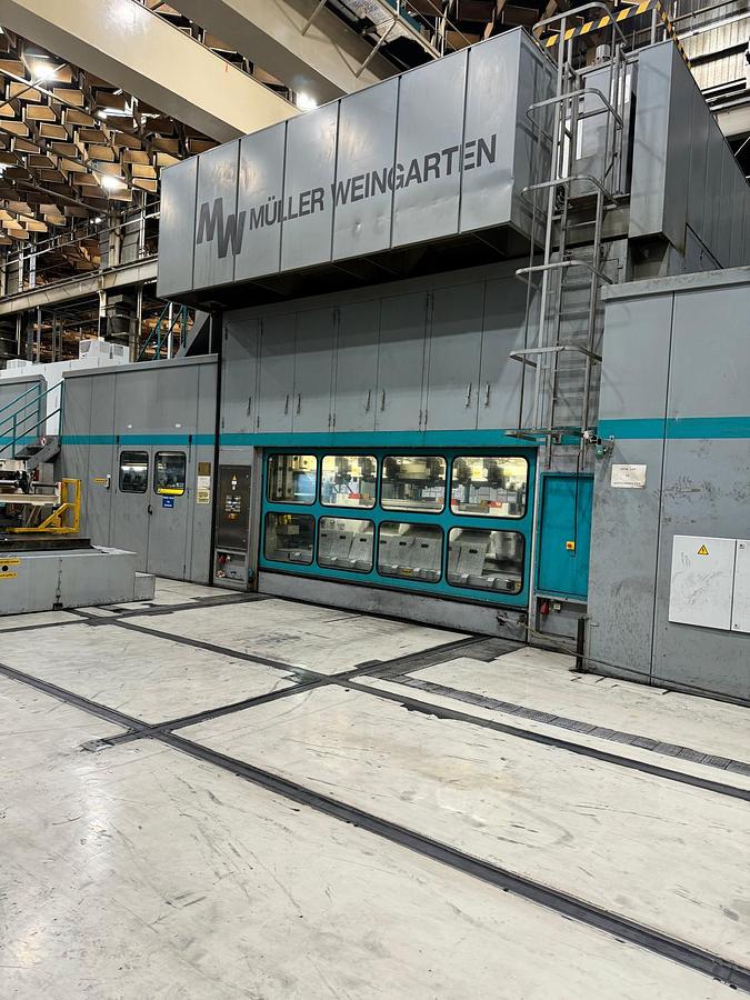 Usato 1993 Muller Weingarten AG Linea di stampaggio automatica