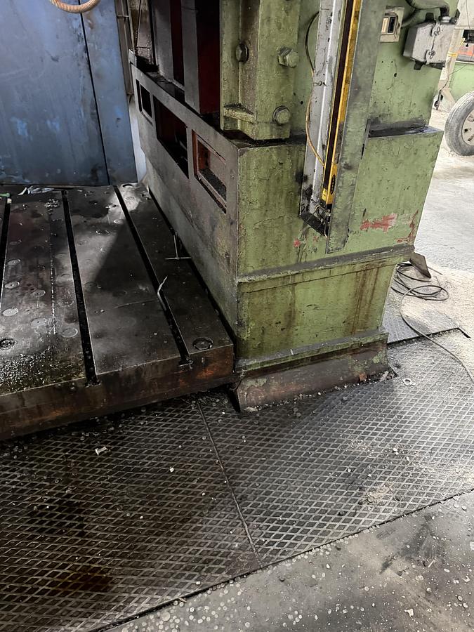 Usato BENELLI doppio montante meccanica Erfurt 300 ton