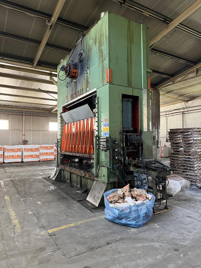 Usato BENELLI doppio montante meccanica  400 ton