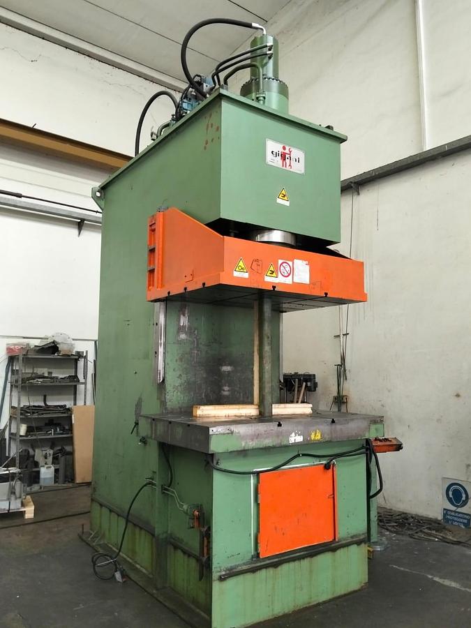 Usato GIGANT C 200 TON IDRAULICA