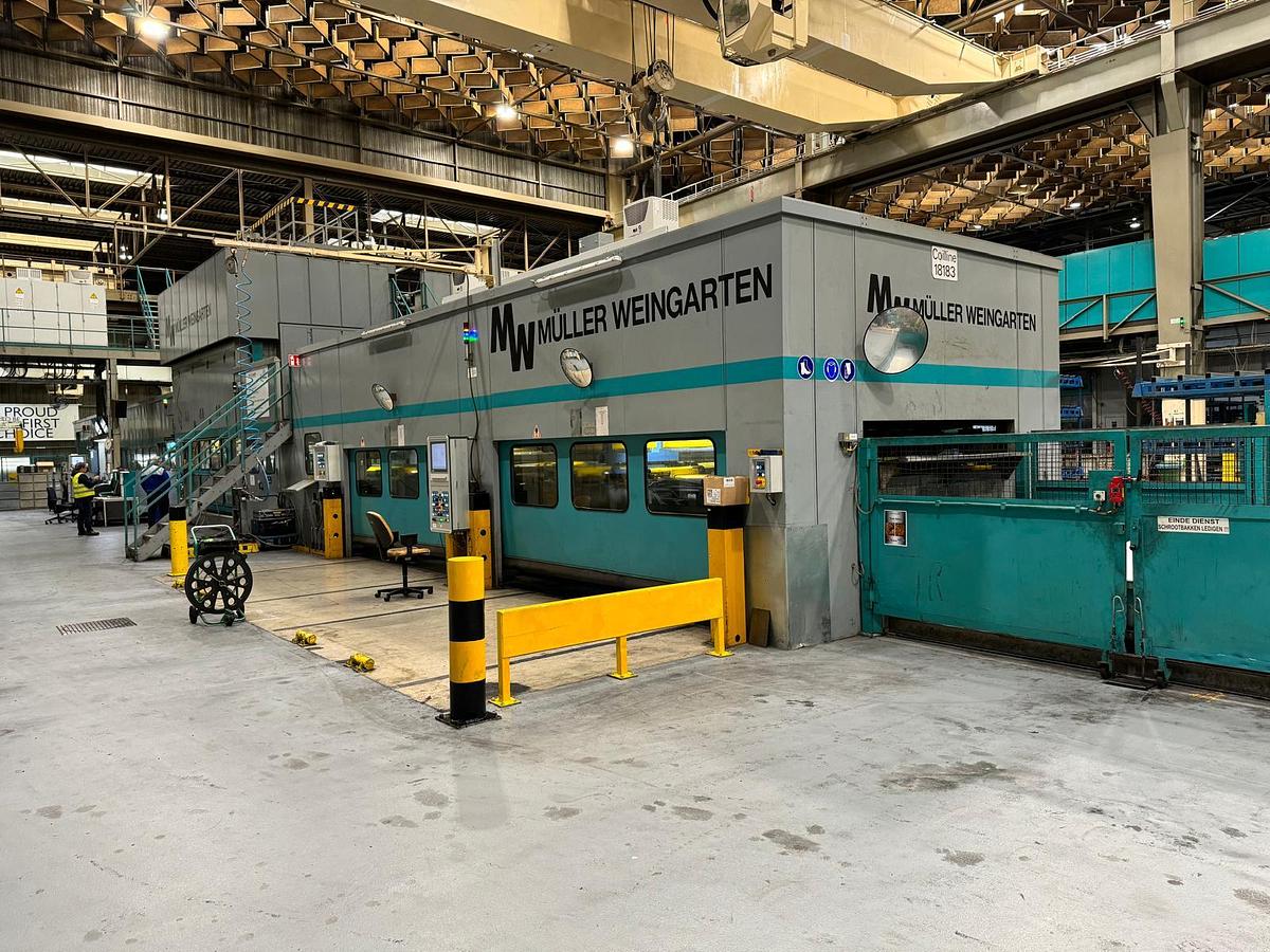 Usato 1993 Muller Weingarten AG Linea di stampaggio automatica