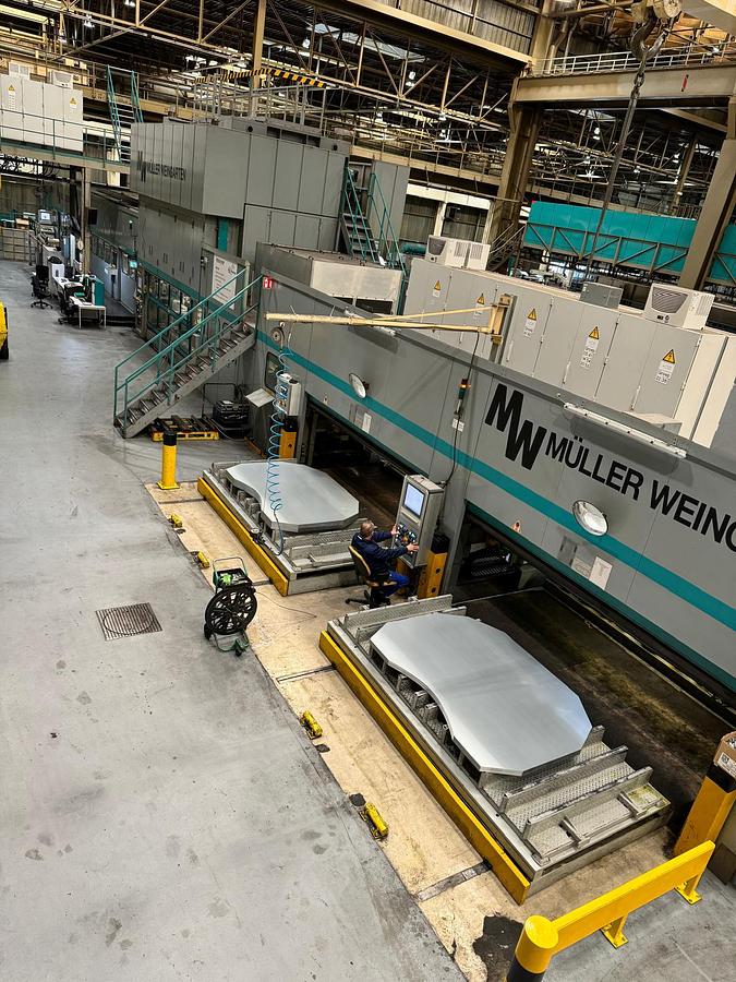 Usato 1993 Muller Weingarten AG Linea di stampaggio automatica