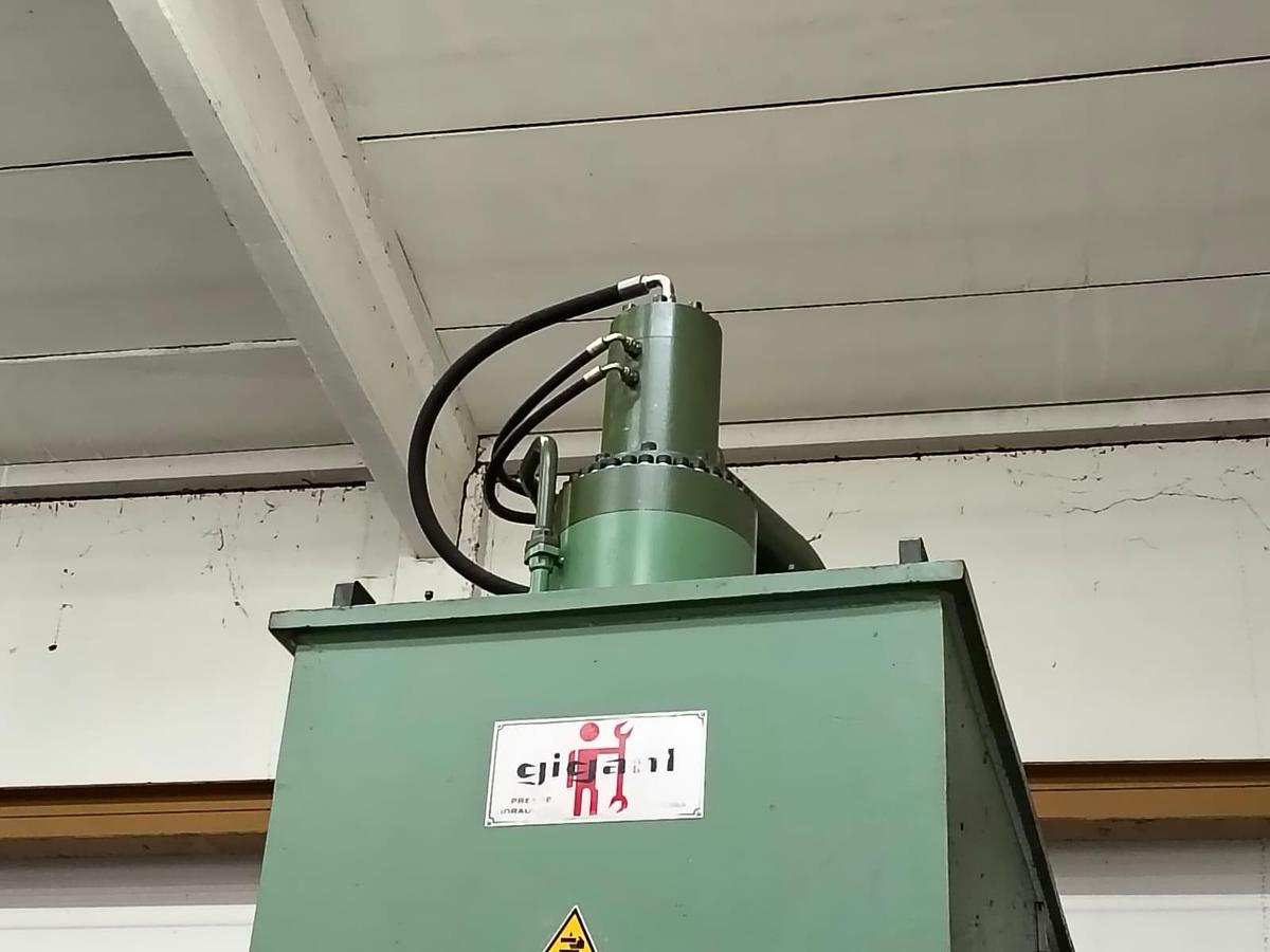 Usato GIGANT C 200 TON IDRAULICA