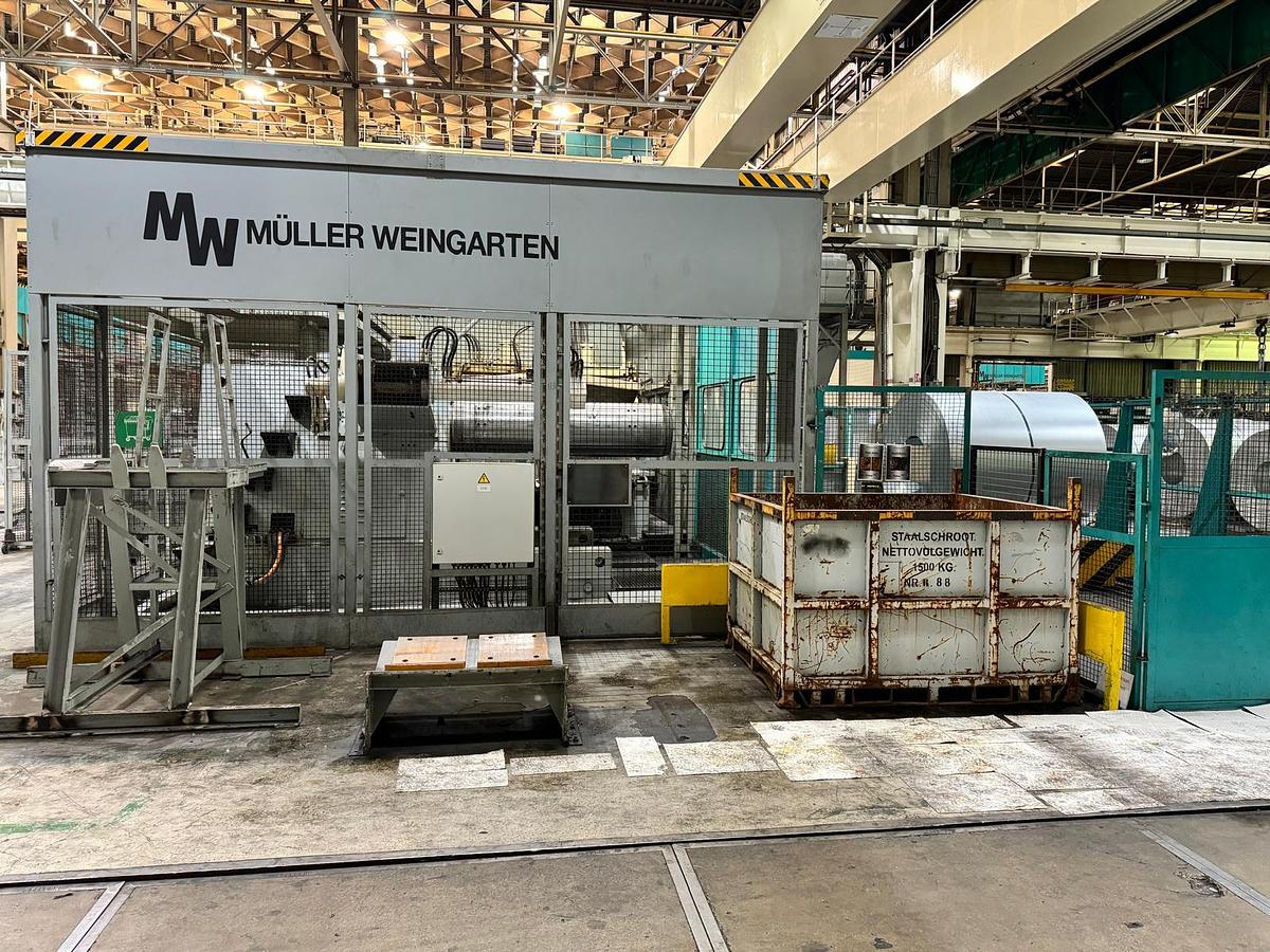 Usato 1993 Muller Weingarten AG Linea di stampaggio automatica