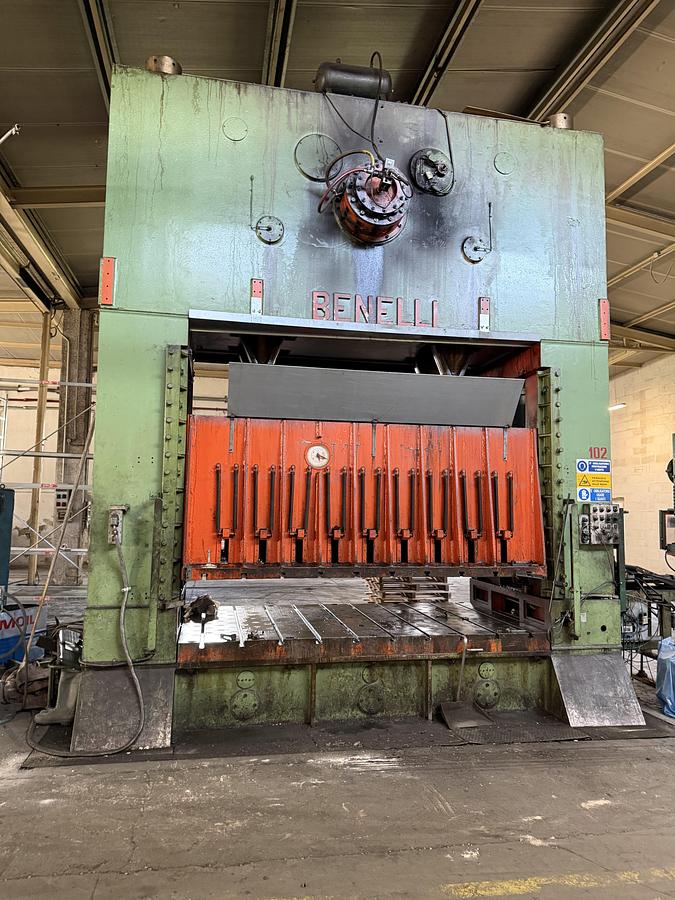Usato BENELLI doppio montante meccanica  400 ton
