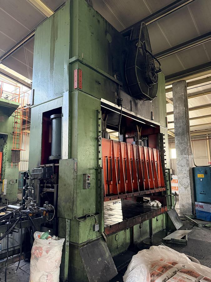 Usato BENELLI doppio montante meccanica  400 ton