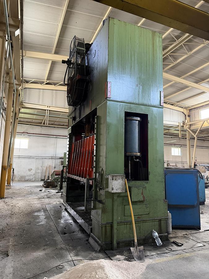 Usato BENELLI doppio montante meccanica Erfurt 300 ton