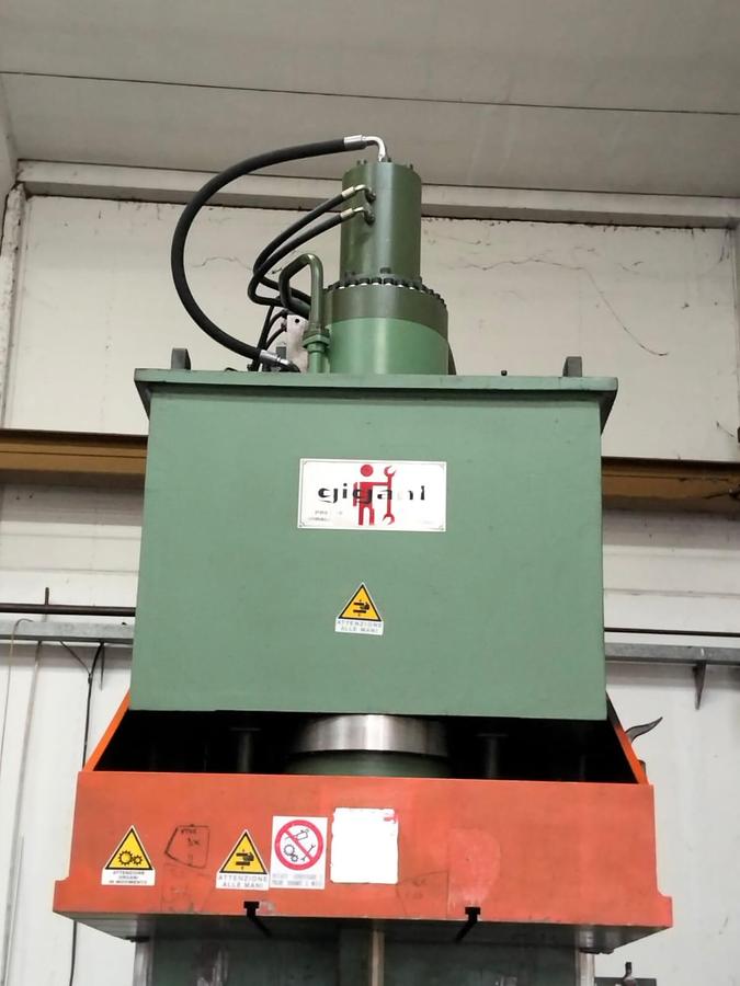 Usato GIGANT C 200 TON IDRAULICA