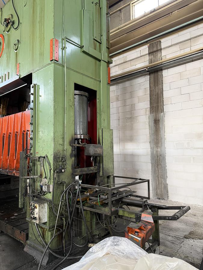 Usato BENELLI doppio montante meccanica Erfurt 300 ton