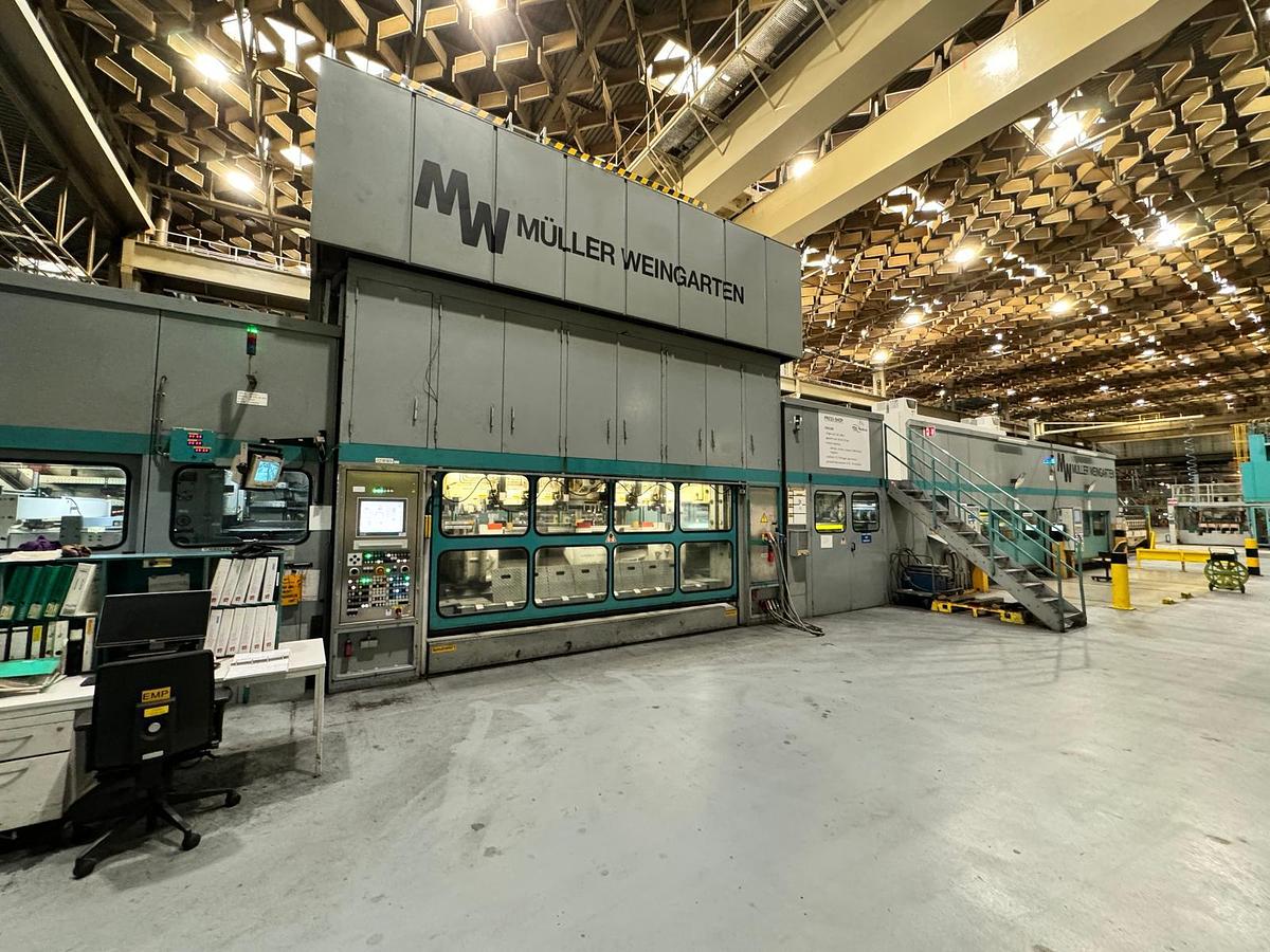 Usato 1993 Muller Weingarten AG Linea di stampaggio automatica