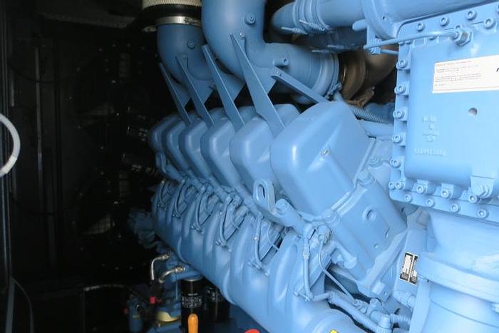 Usato 2011 MTU 12V4000 - 1650 KVA