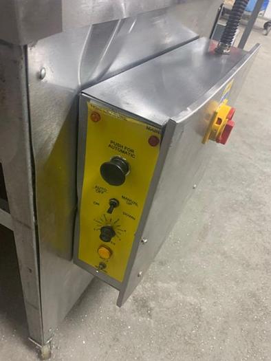 Used 2010 MONO DONUT FRYER FG029-H01.