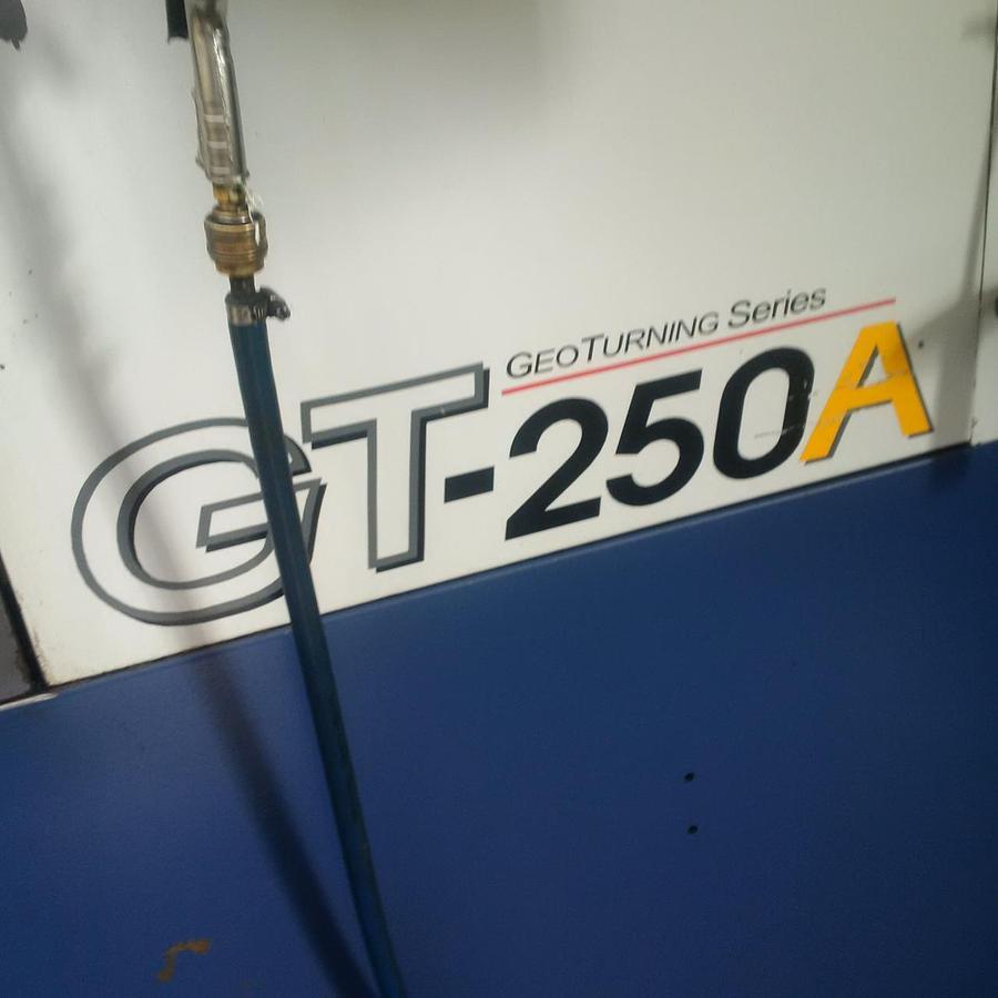 Použitý YCM GT 250A