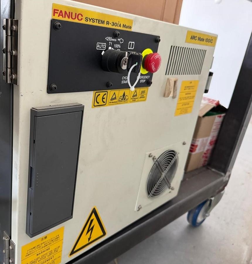 Robot FANUC ARC Mate 100iC/6L