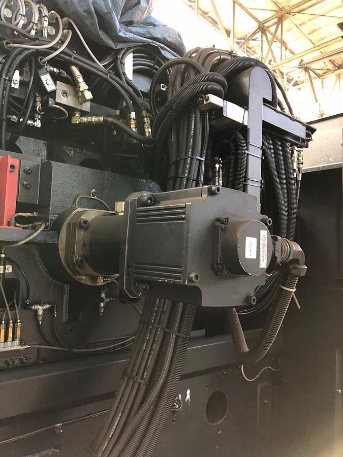Used MAZAK VARIAXIS 500-5X