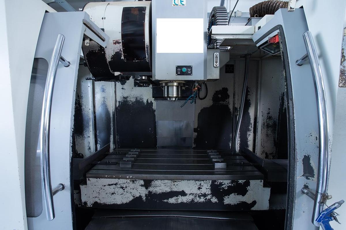 Gebraucht EUMACH VMC 1100