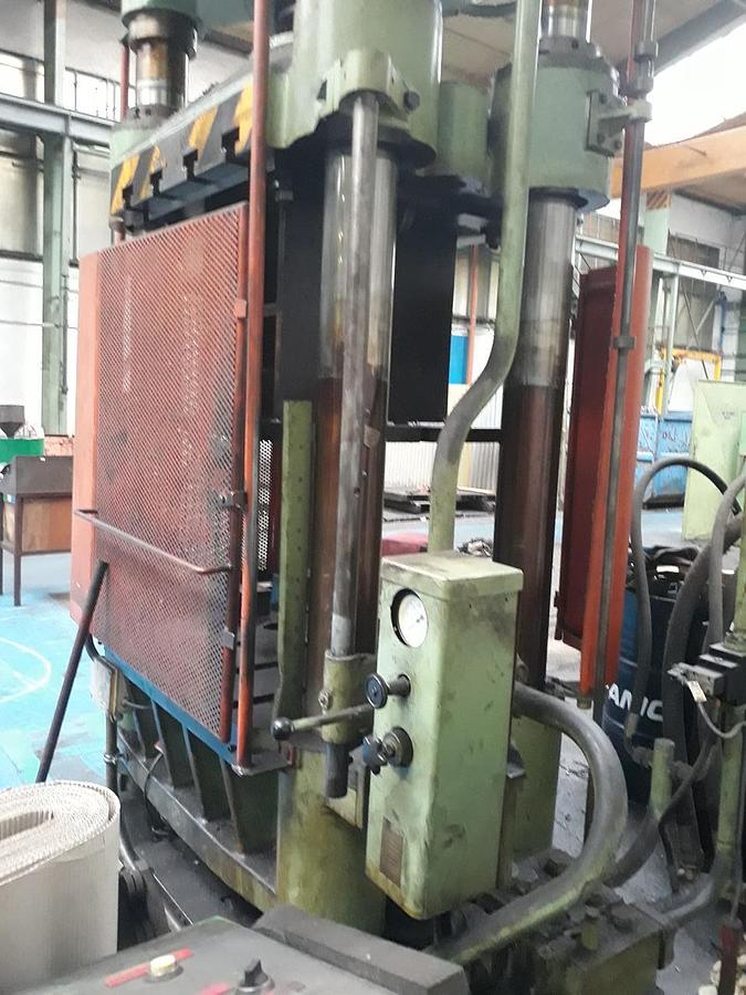 Used Hydraulic press CBJ 500