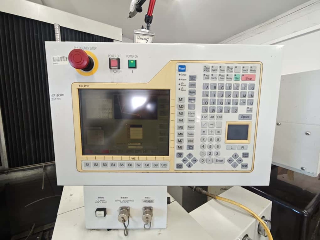 Elektroerozivní drátová řezačka MITSUBISHI QA 20