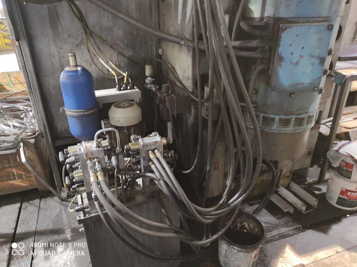 Used TOS SKQ 8 CNC