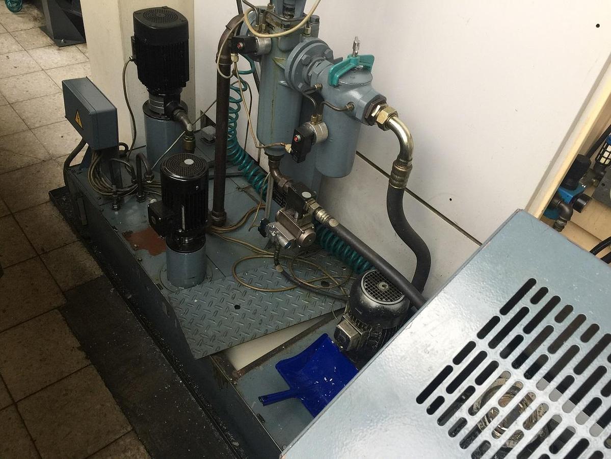 Used STAMA MC 325