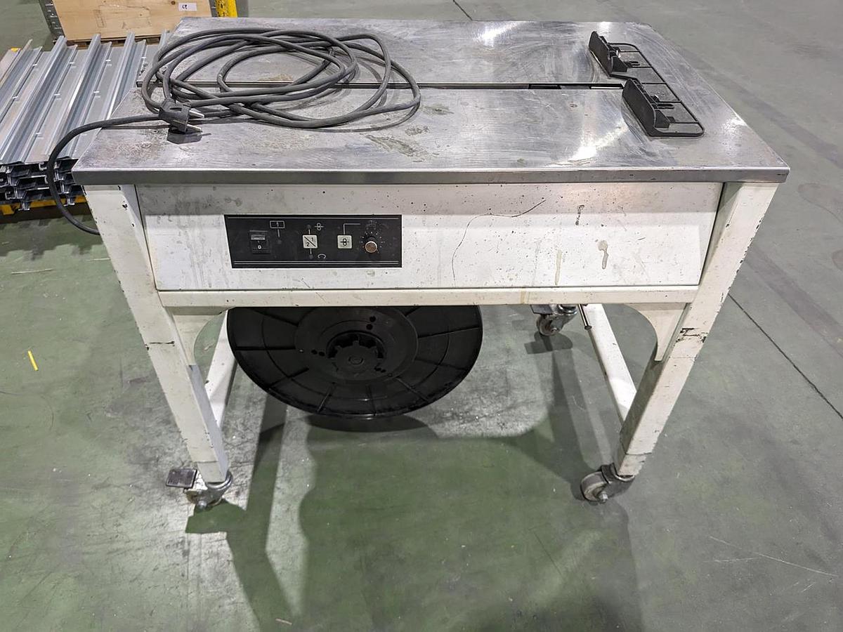 Gebraucht Halbautomatische Packer-/Banderoliermaschine SEMI AUTOMATIC STRAP