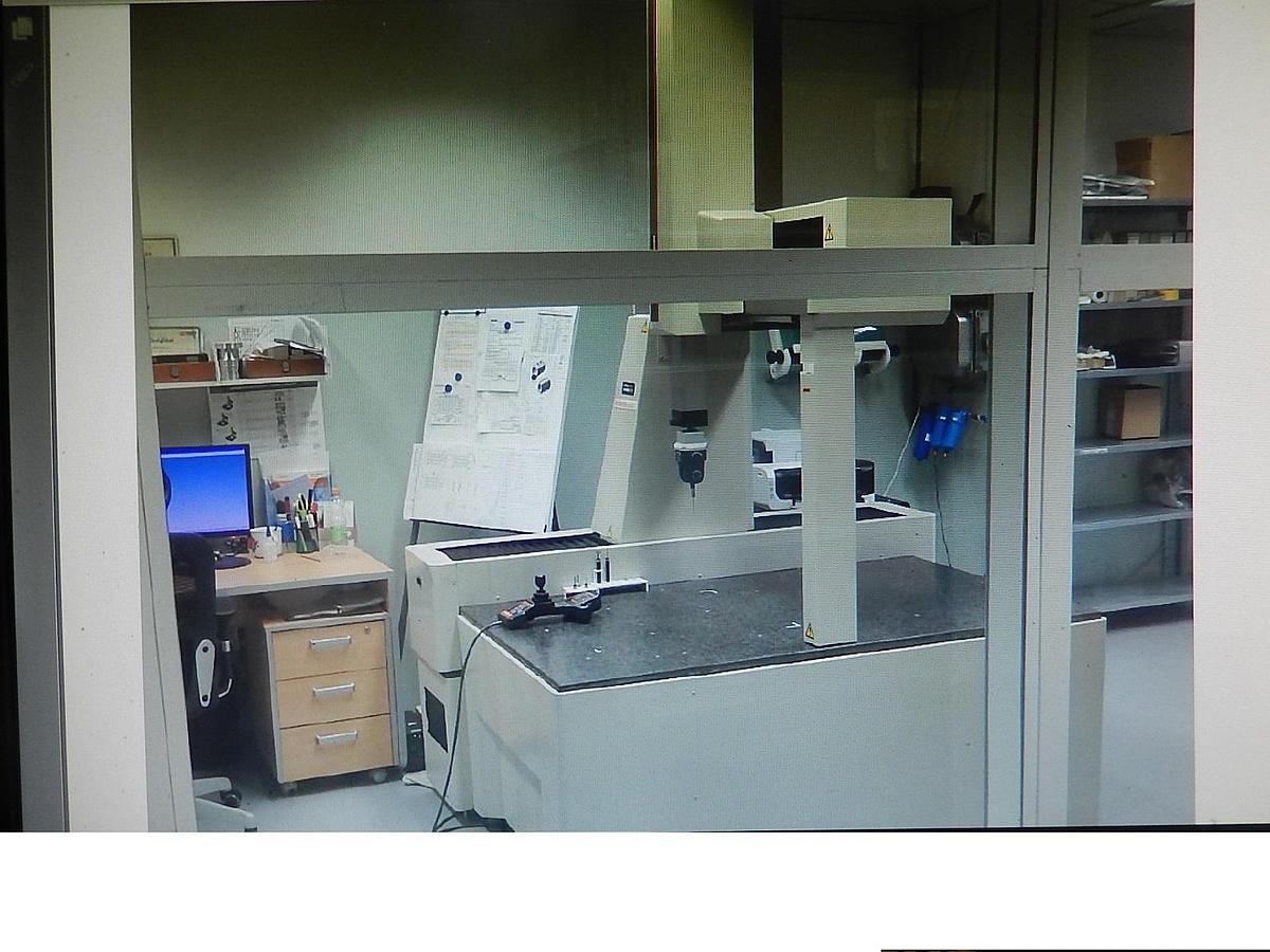 Used Mitutoyo EURO C 7106