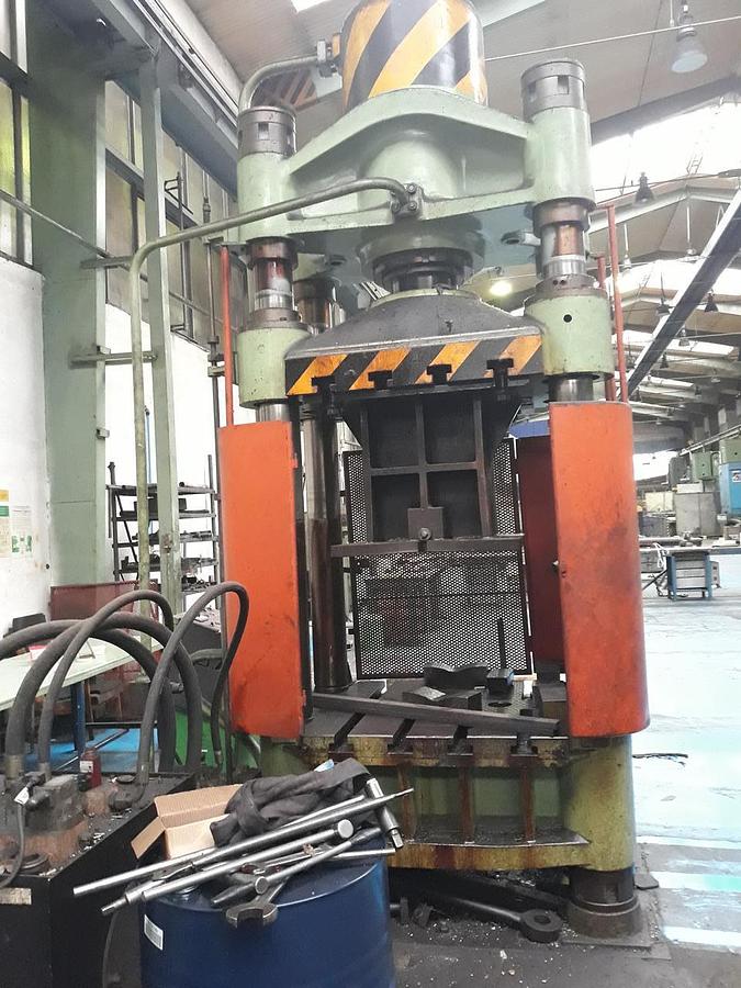 Used Hydraulic press CBJ 500