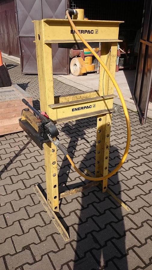 Used ENERPAC RC 256