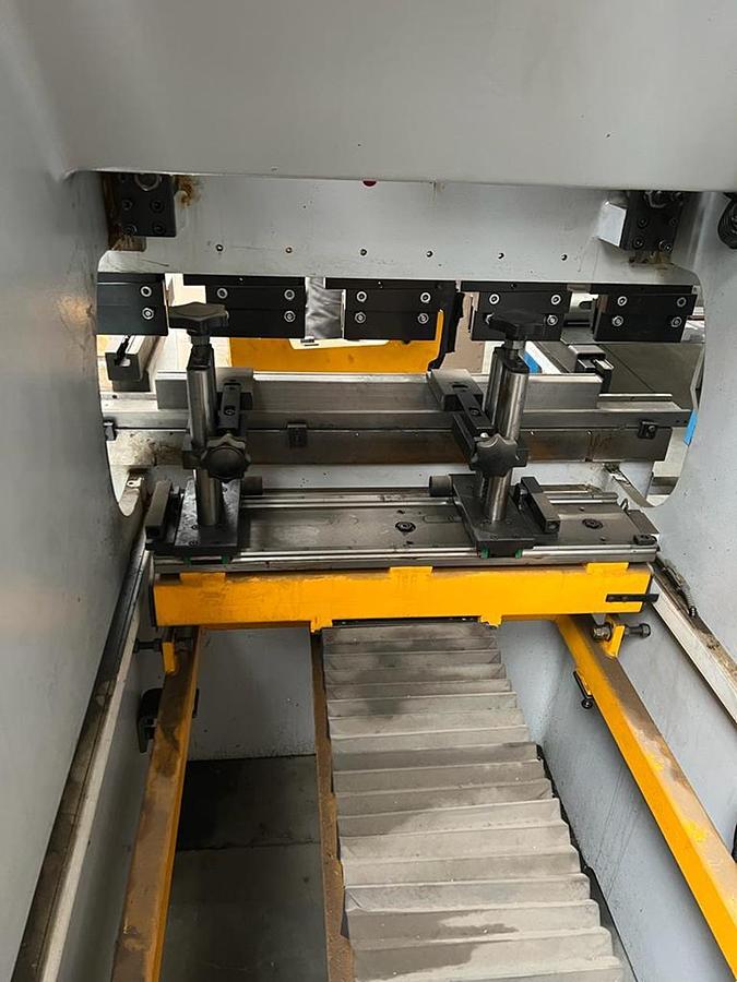 Použitý ERMAK MICRO-BEND 1040