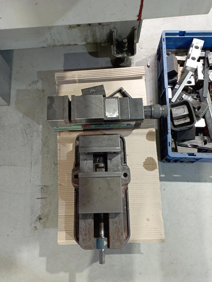 Použitý HAAS SUPER MINI MILL HE