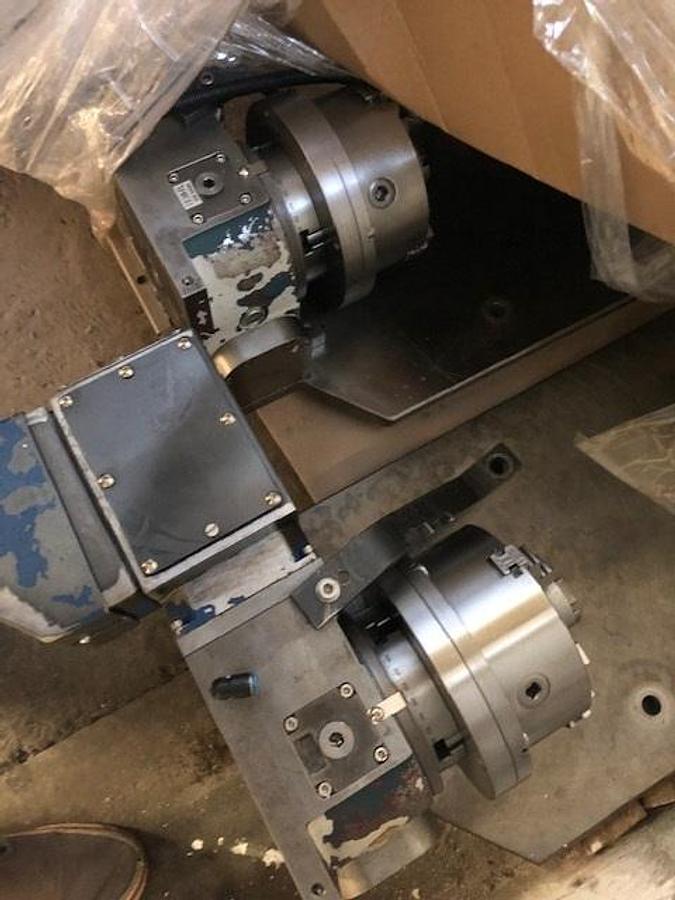 Použitý AKIRA SEIKI RMV 700 APC