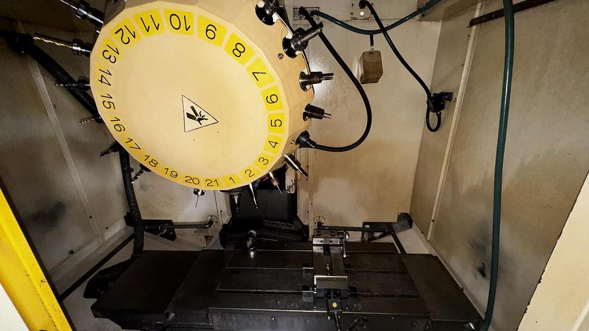 Machining center (vertical) FANUC Robodrill 4AX