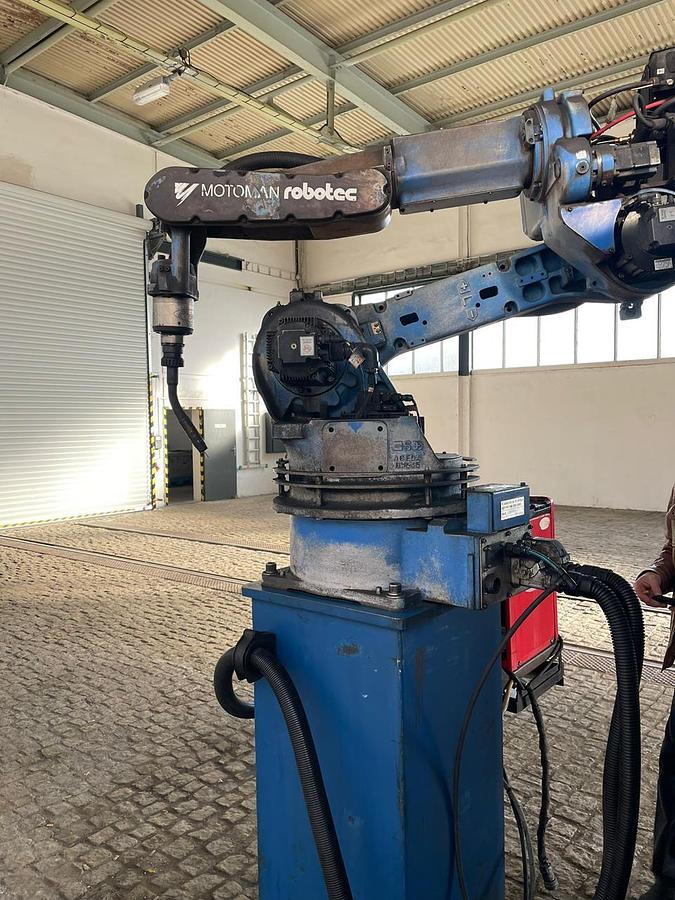 Used Motoman ROBOTEC EA1900