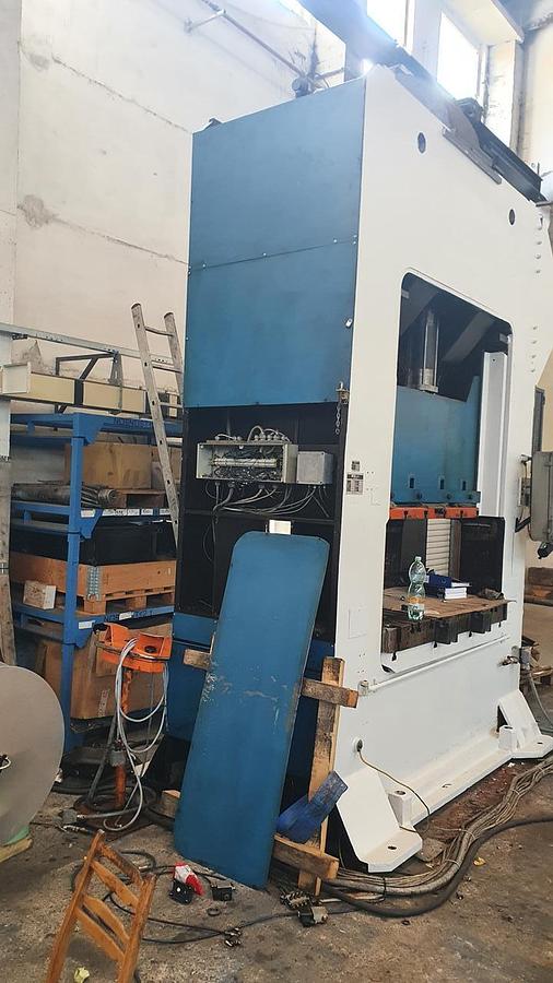 Použitý METALPRESS LKT 250