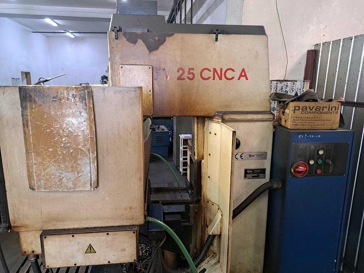 Gebraucht TOS FV 25 CNC A