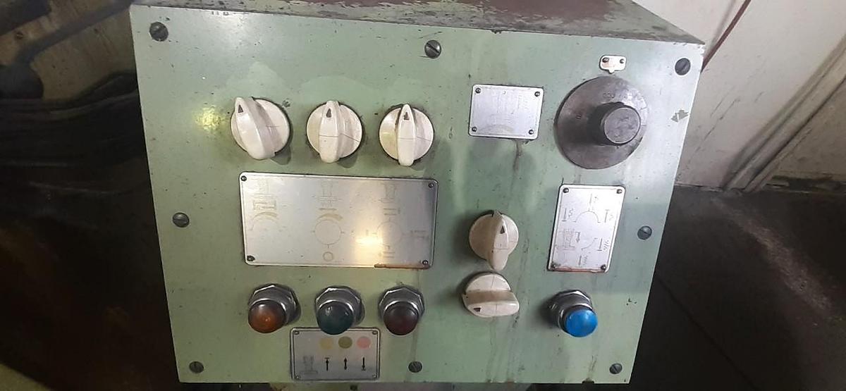 Cylindrical Grinding Machine TOS BUA 18 A