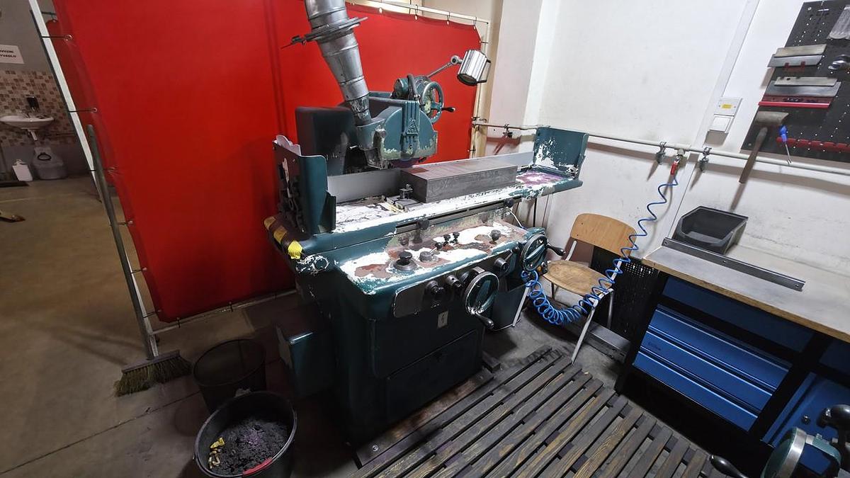 Surface grinder TOS BPH 20