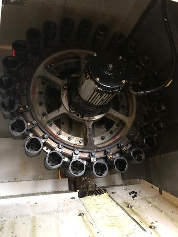Použitý AKIRA SEIKI RMV 700 APC
