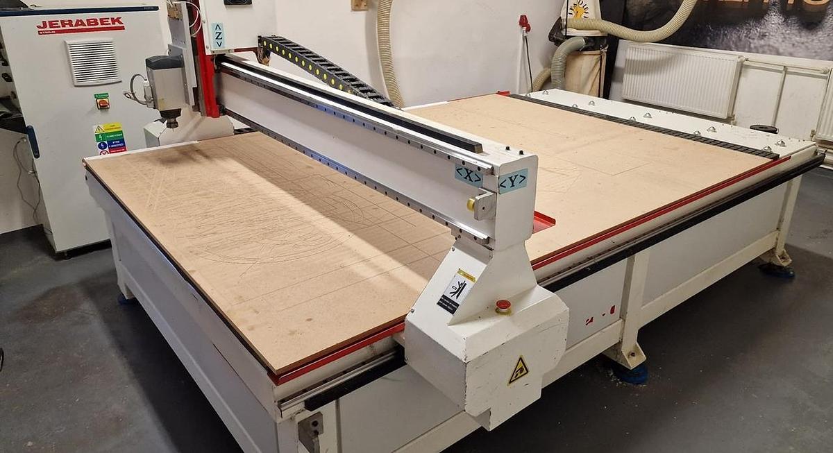 Použitý Jeřábek CNC router