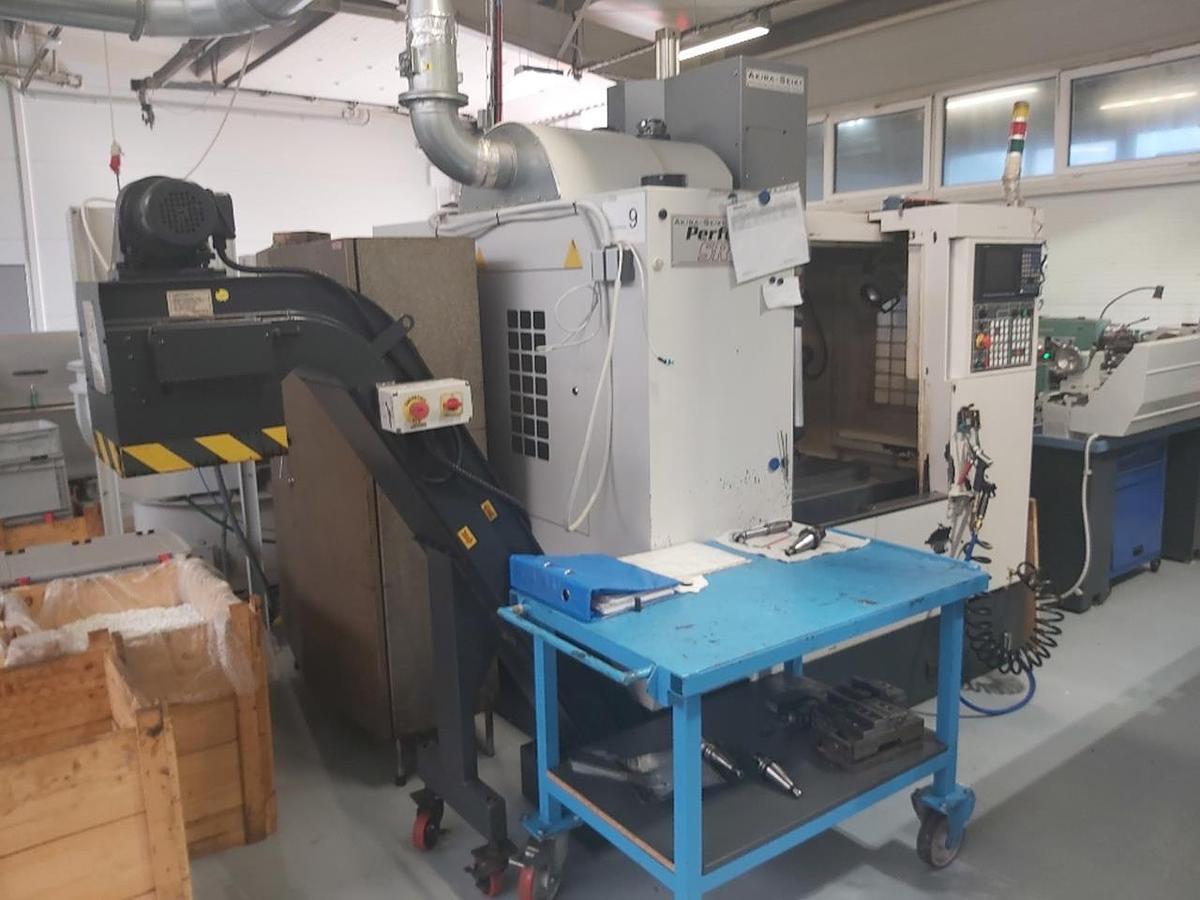 Used AKIRA SEIKI SR2 XP