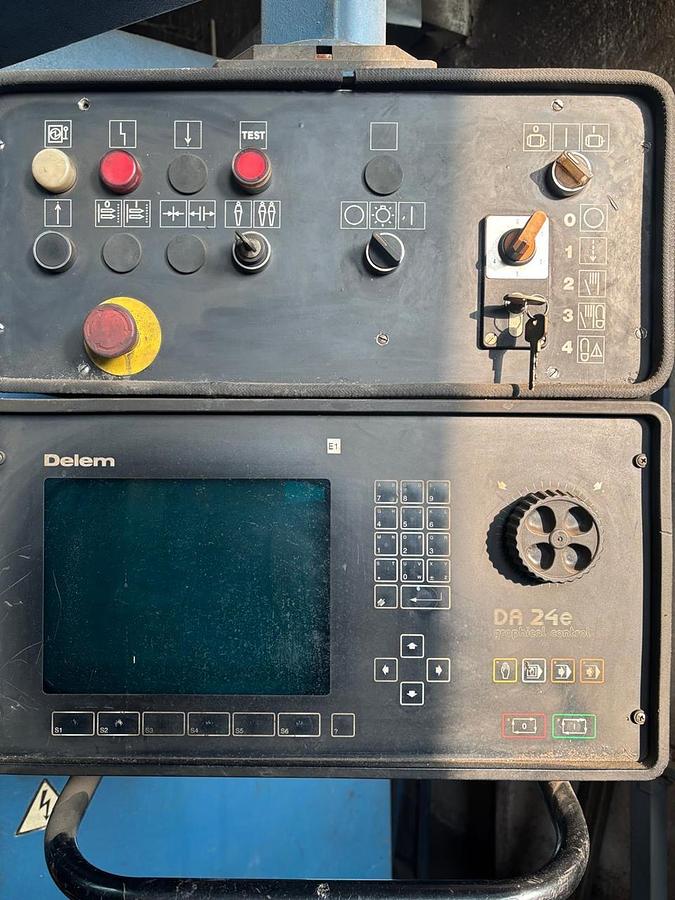 Ohraňovací lis ESPE COT 125/3050 CNC