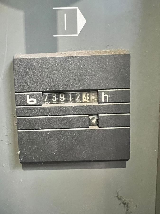 Used DECKEL MAHO DMU 200 P