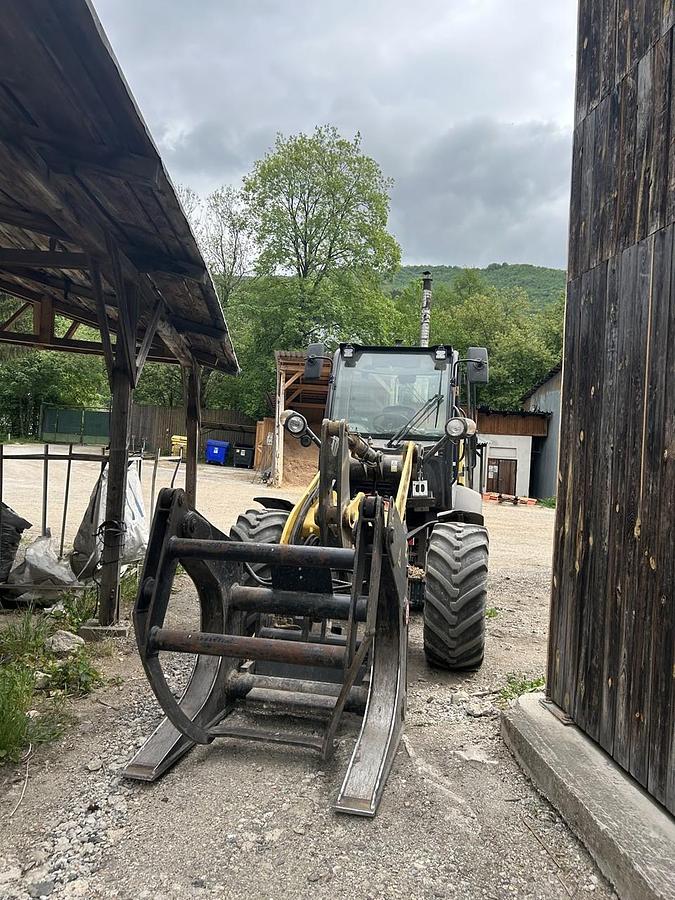 Used New Holland W80C