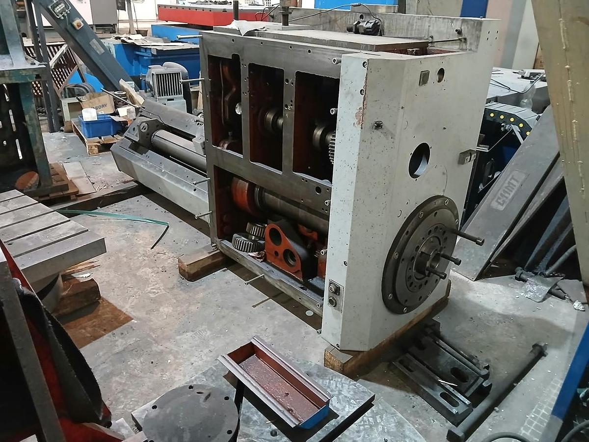 Horizontální vyvrtávačka TOS WHN 13.4 CNC