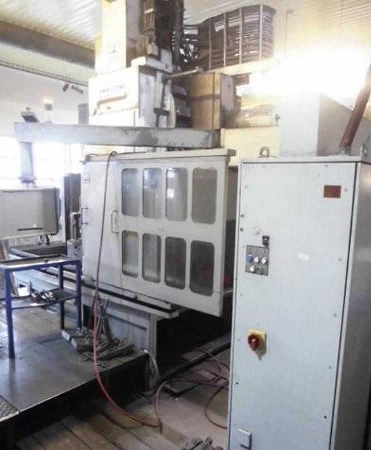 Used TOS SKQ 8 CNC
