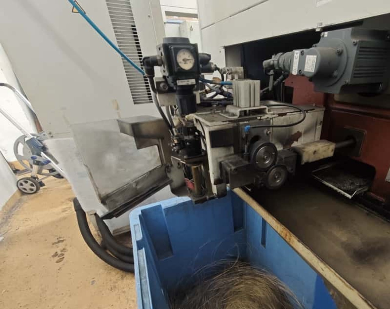 Elektroerozivní drátová řezačka MITSUBISHI QA 20