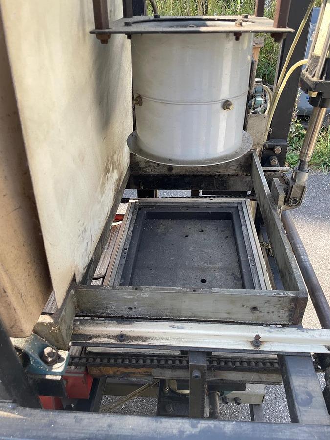 Použitý FORMECH Vakuový tvarovací automat