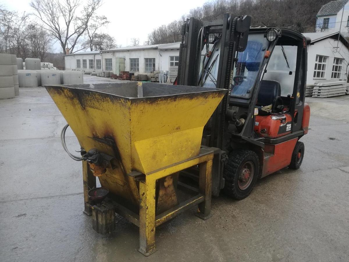 Used NISSAN FD02A25Q